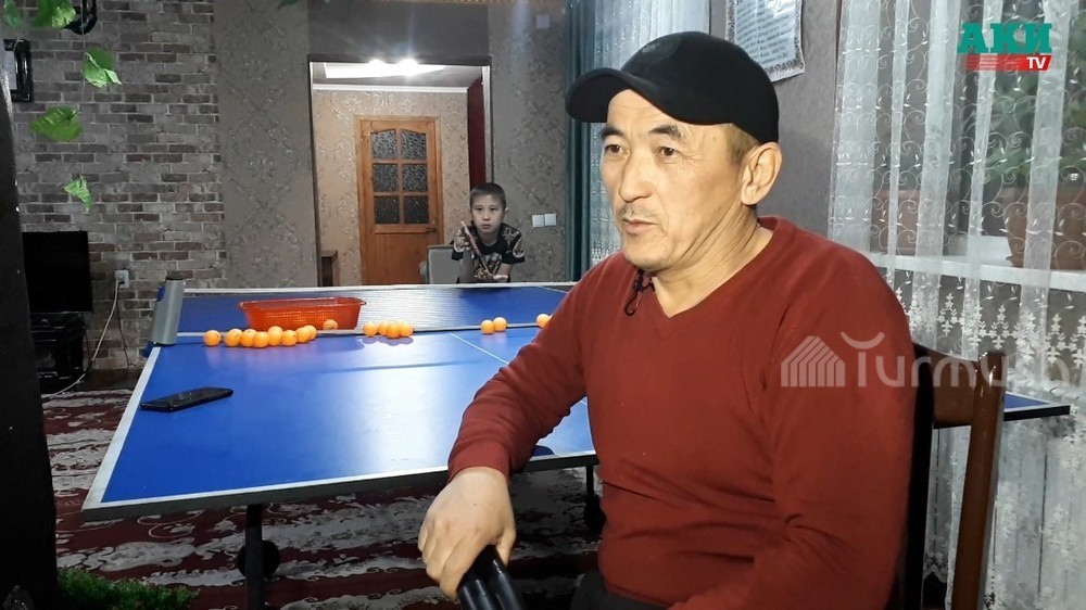 Video Desyatiletnij Malchik Iz Zhalal Abada Igraet V Nastolnyj Tennis Kak Legendarnyj Bryus Li Vzglyad Reklamno Informacionnyj Vestnik