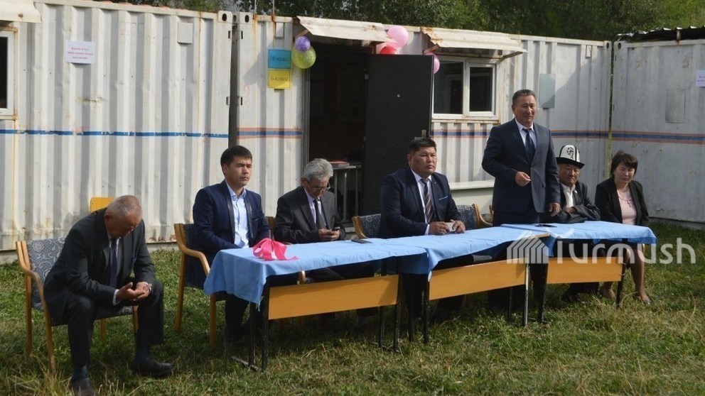 Школа из контейнеров