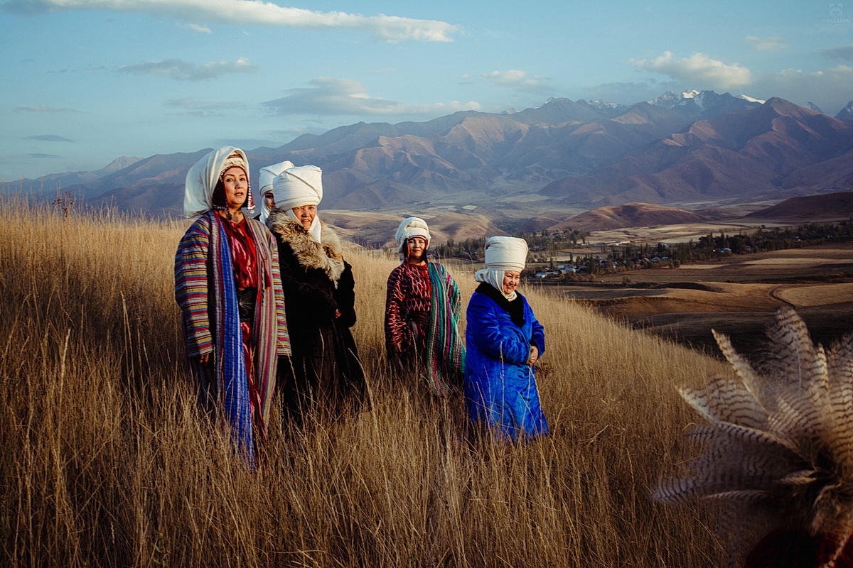 Статьи киргизии. Кыргызский этно стиль. Этнические казахи. Казахский этнос. Казахские племена.