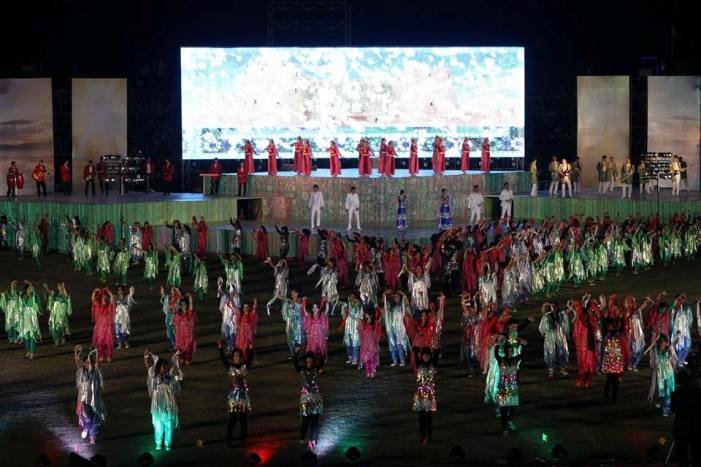 Таджикистана 2015 года. Площадь независимости (Ашхабад). Ашхабад день независимости. Праздничные концерты в Туркменистане.