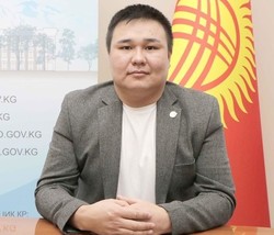11 февраля родились: Манас Акматбеков, Эмилбек Умаралиев, Сергей ...
