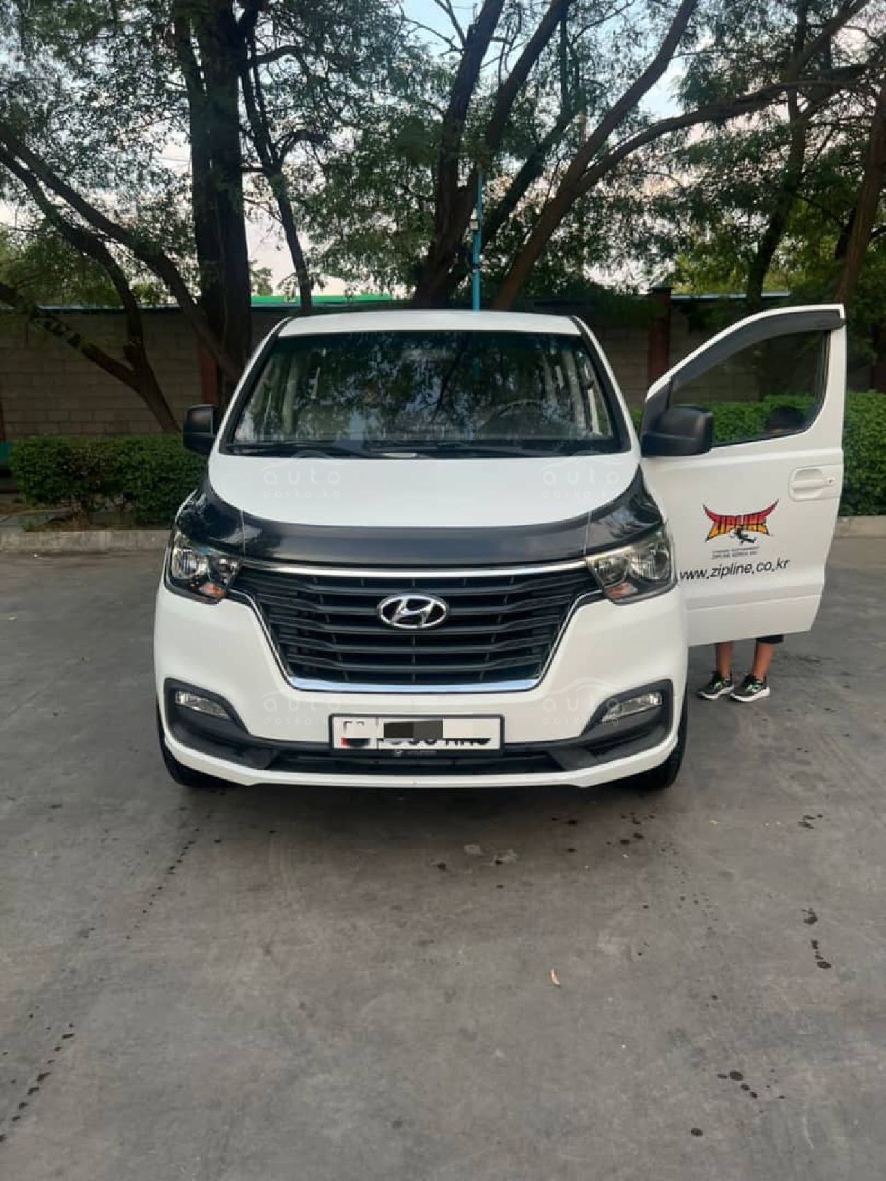 Хундай бишкек. Старекс. Хендай Старекс 20 года. P0489 Hyundai Starex. Хендай Старекс спереди.