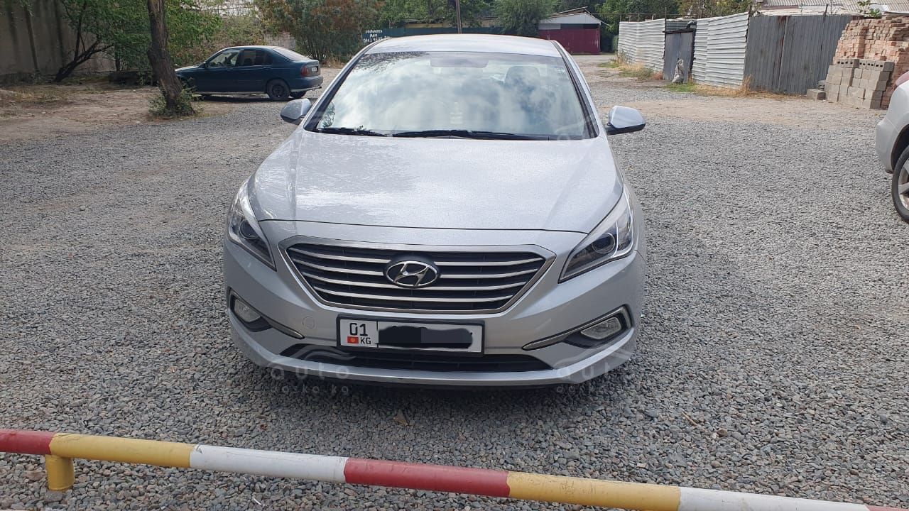 Кыргызстана хендай. Hyundai Sonata Mercedes. Соната и Мерседес. Хендай Соната и Мерседес. Хундай Соната под Мерседес.