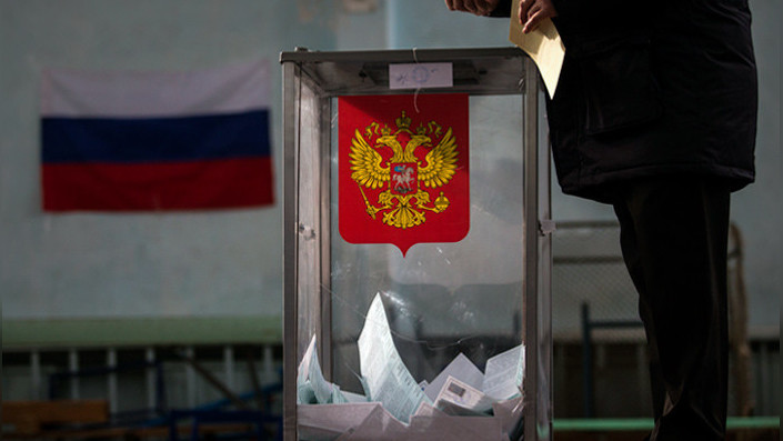 выборы во франции 2022. макрон ле пен меланшон. президентские выборы 2022. выборы президента франции 2022. эммануэль макрон 2022.