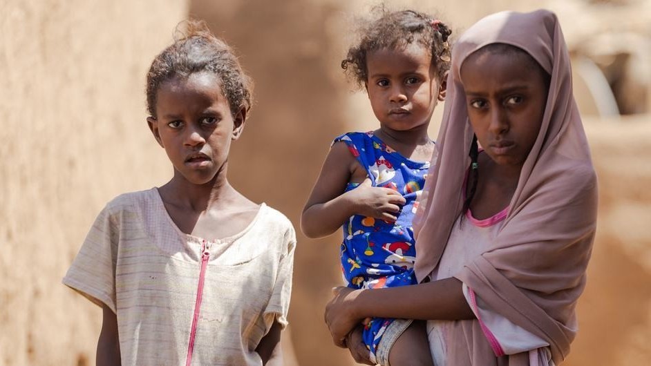Для половины населения Судана, пострадавшего от войны, каждый день – это борьба за выживание.