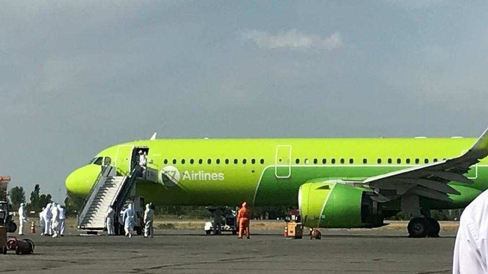 Самолет ош. Борт s7 1012. Самолет s7 Киргизия рейс. Самолет s7 Ош. S7 Airlines в Бишкеке.