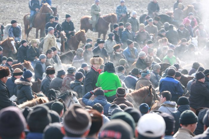 Погода кыргызстан ноокате. Город ноокат. Эски ноокат фото. Ноокат мэрия. Фотографии города ноокат.